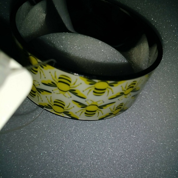 TWO(2) Children's Bracelets - Picture 3 of 5